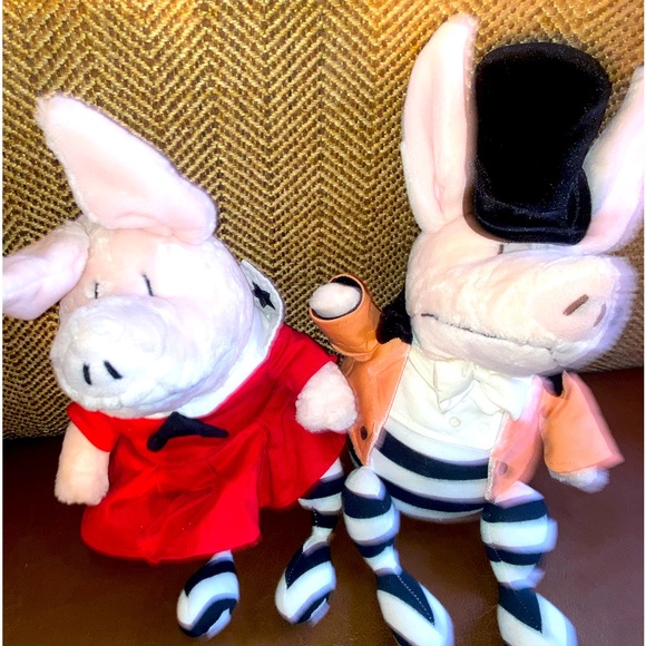 Olivia Pig Opera and Ring Master Plush Toy - Picture 7 of 9